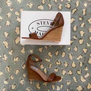 ⭐️NWT Steve Madden Mary Wedge